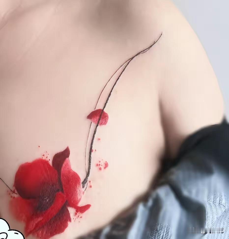 同事家儿子是军官，和银行职员女友都订好五一结婚了，结果旅游时发现女友锁骨下有为前