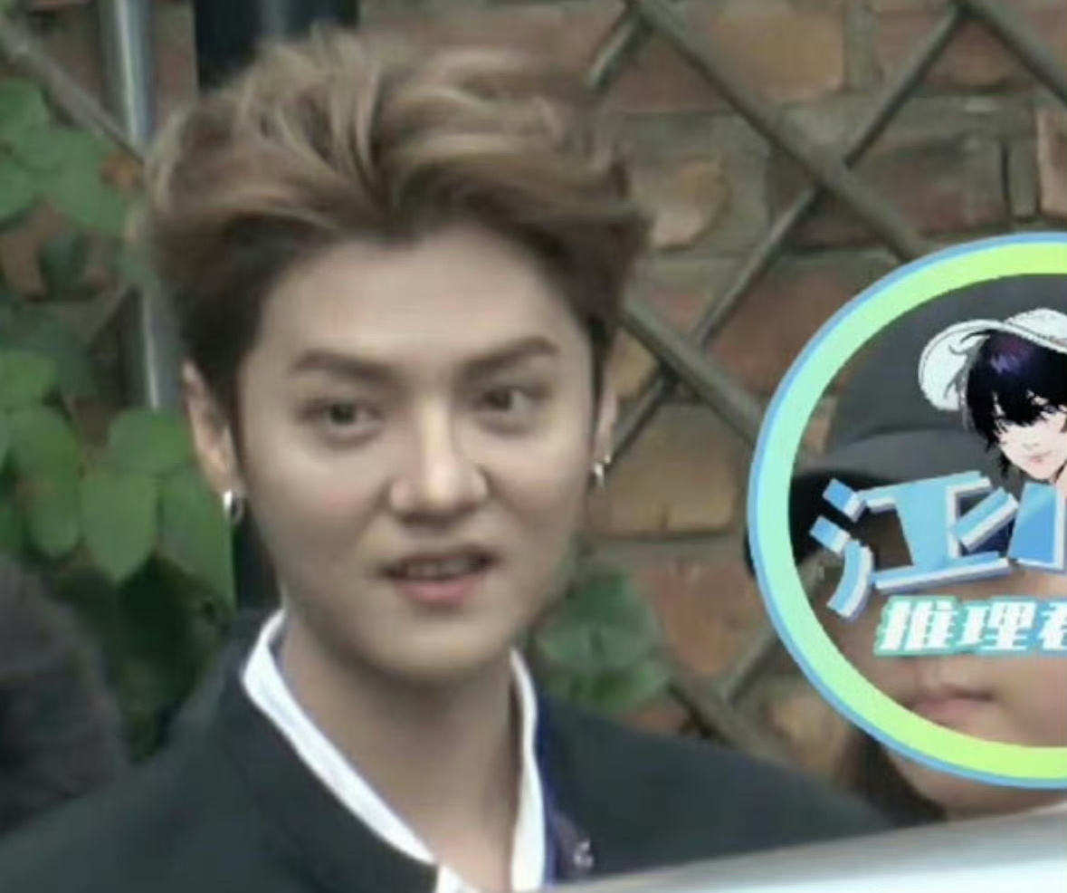 已经快分不清鹿晗和黄子韬了 ​​​