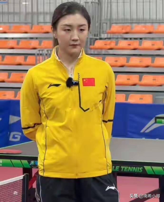 王励勤没有想到，
平日里闷不做声的陈梦，
竟然偷偷干了一件大事，

15岁的姜依