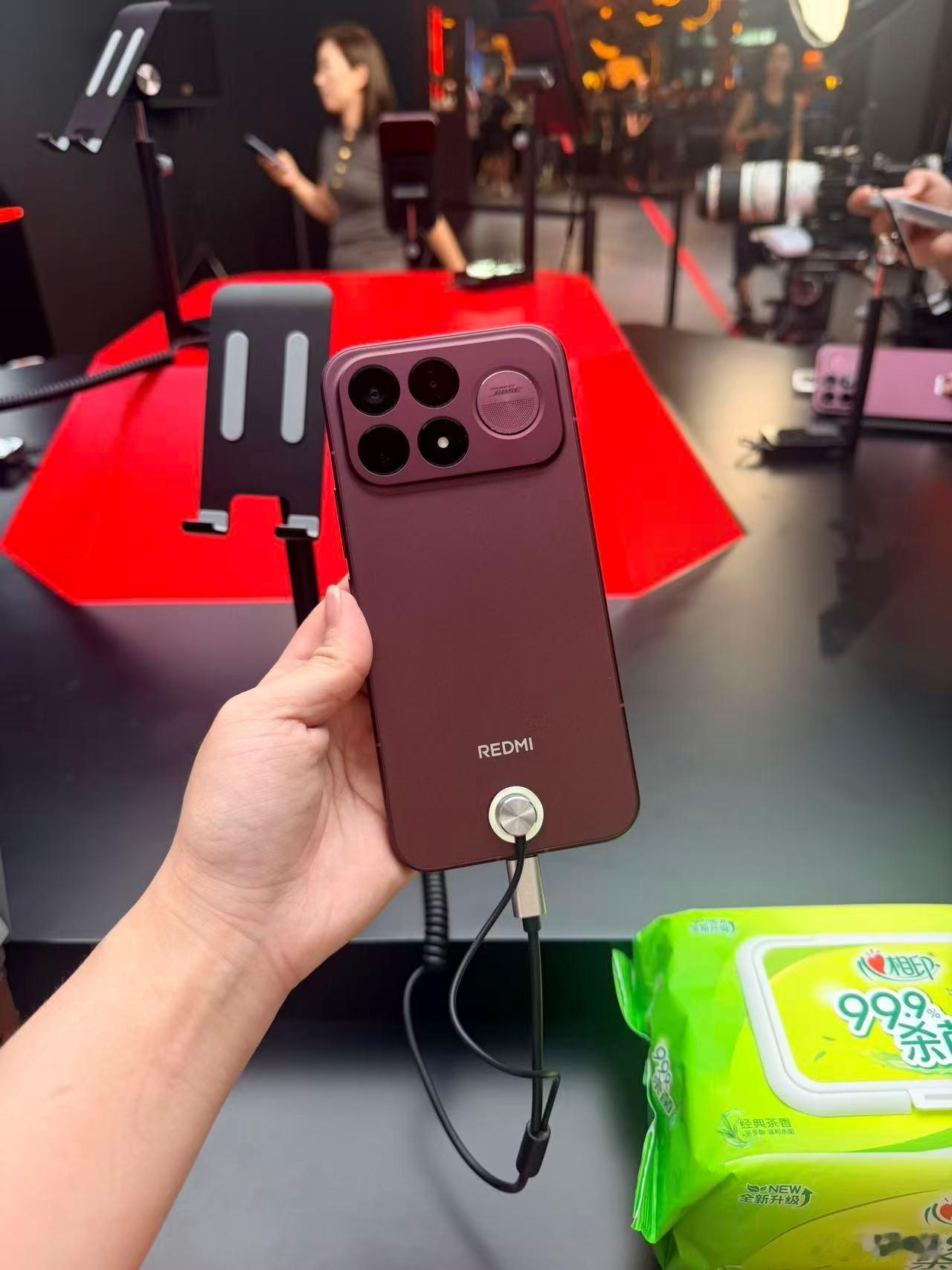看看我在 cj 展台看到了什么