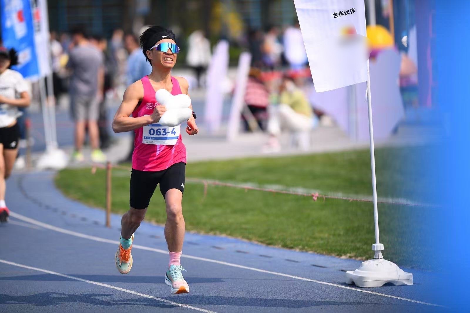 这就是大学生多吃不胖的原因吧 好奇当代大学生是怎么做到多吃不胖的，课余时间这一身