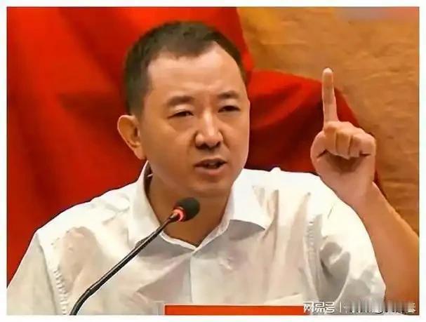 铁腕反腐县委书记陈行甲的喋血风采
 
在基层反腐的壮阔历程中，陈行甲以孤勇无畏的