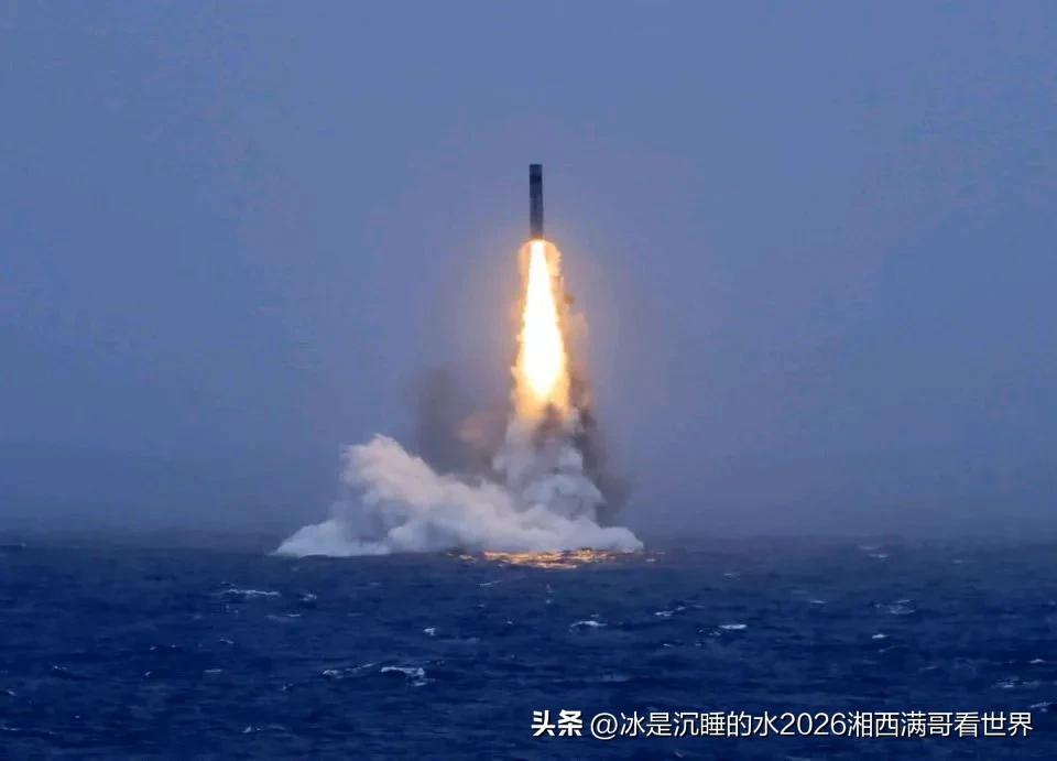 转发分享一则重磅消息：7月6日12时01分，中国人民解放军海军1艘战略核潜艇向太