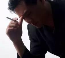 烟酒戒断不等于道德勋章，真正的“好”在于责任与担当
1. 数据揭示真相：中国男性