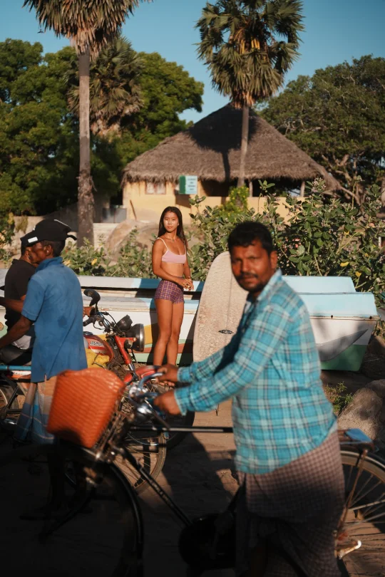 在国外浪点自信说出：我们是中国冲浪女孩