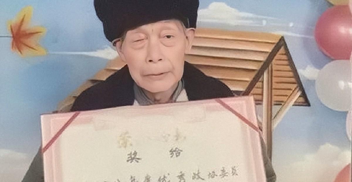 1957年重庆，一位老农与人闲聊时因说出一个成语，竟被专案组带走，究竟是为何
1
