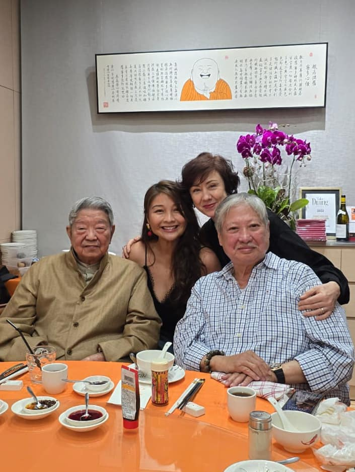 洪金宝高丽虹与蔡澜聚餐。 ​​​