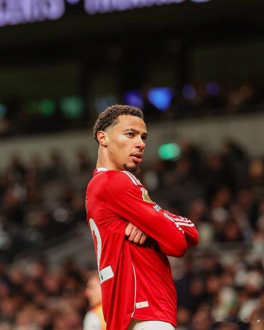 埃基蒂克的经纪人阿里·巴拉特表示："我代表法兰克福与纽卡斯尔谈判，将埃基蒂克带到