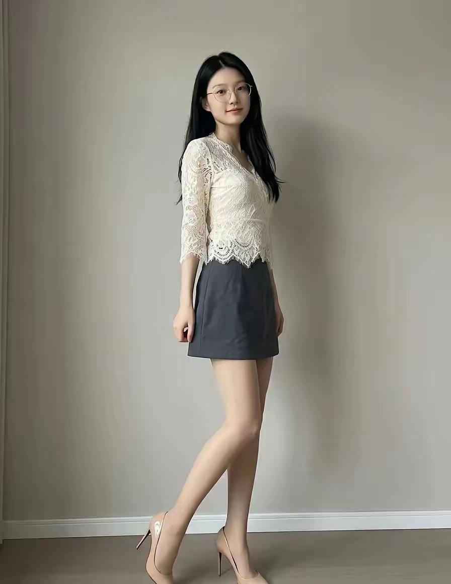 同学妹妹找对象，30岁，165cm，50kg，在武汉工作稳定月入1万+。
要求男