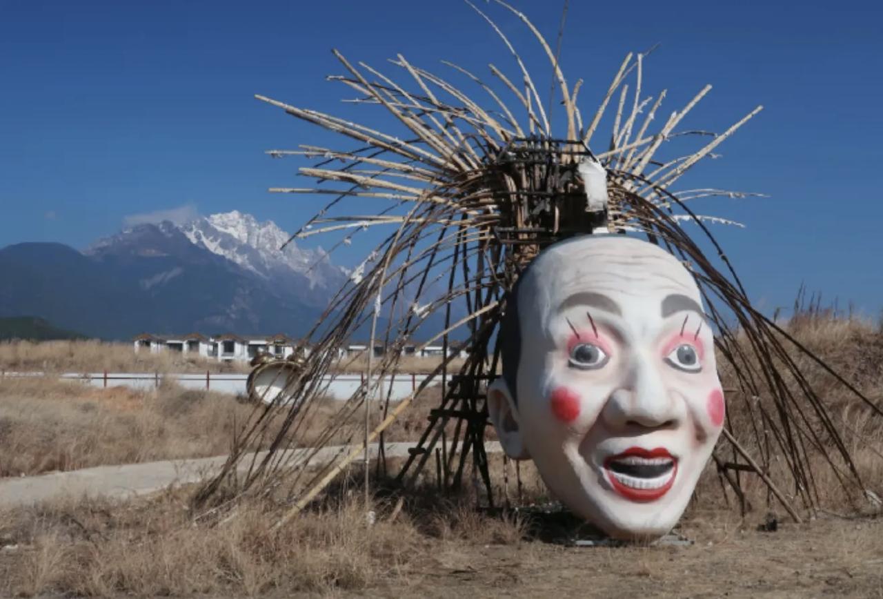 丽江这景区突然道歉！游客说看了心里发毛，你咋看？
 
刷到丽江荒野之国的视频没？