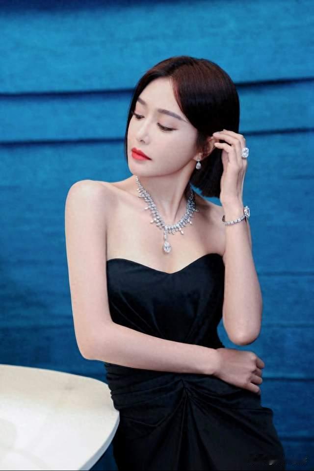 美图秦岚纯美写真合集：40+的美，终于不靠“白幼瘦”定义了