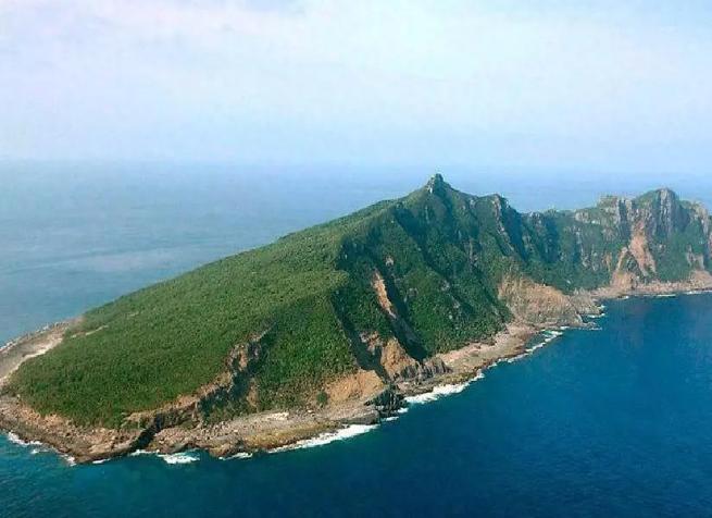 中国为何“不敢”登钓鱼岛？很多人疑惑：中国明明手握钓鱼岛主权铁证，为啥不直接派人