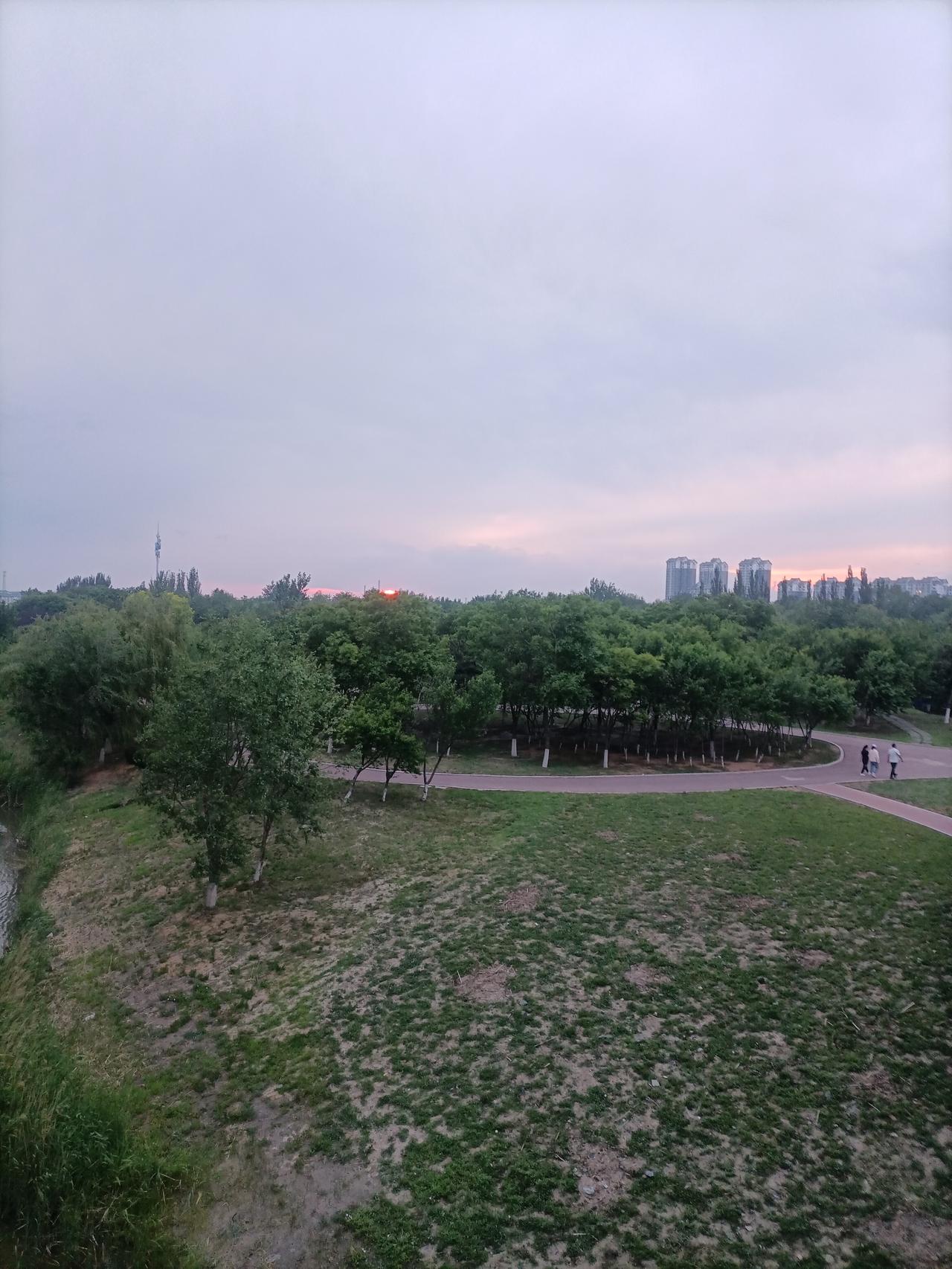 那我退下了，还望你照顾好自己见———

我这一退，可能是一辈子，对不起。
我一罪