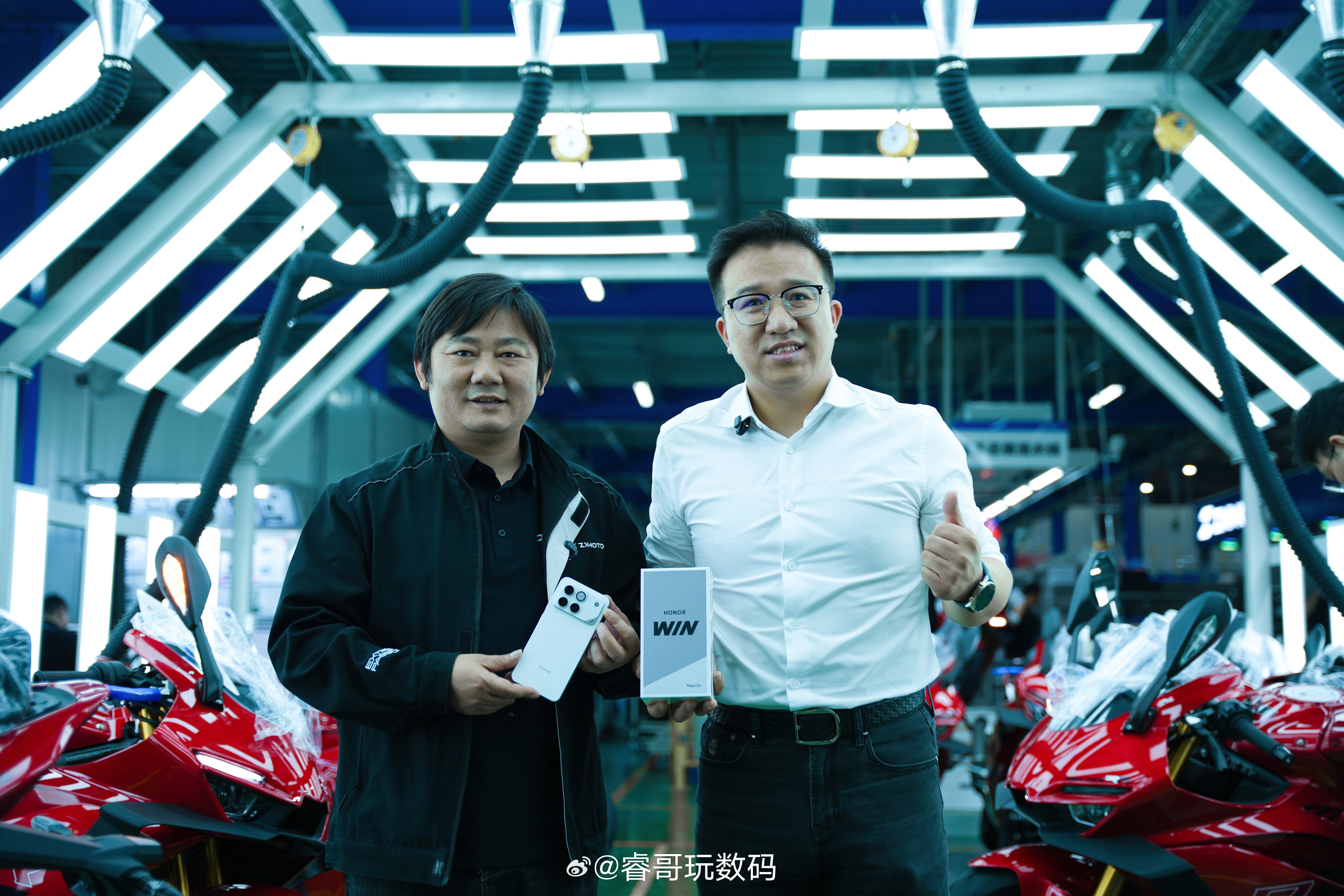 张雪曾拒绝跟华为合作 合作这事想成不仅需要眼光还得拼“手速”！关总这眼光和速度绝