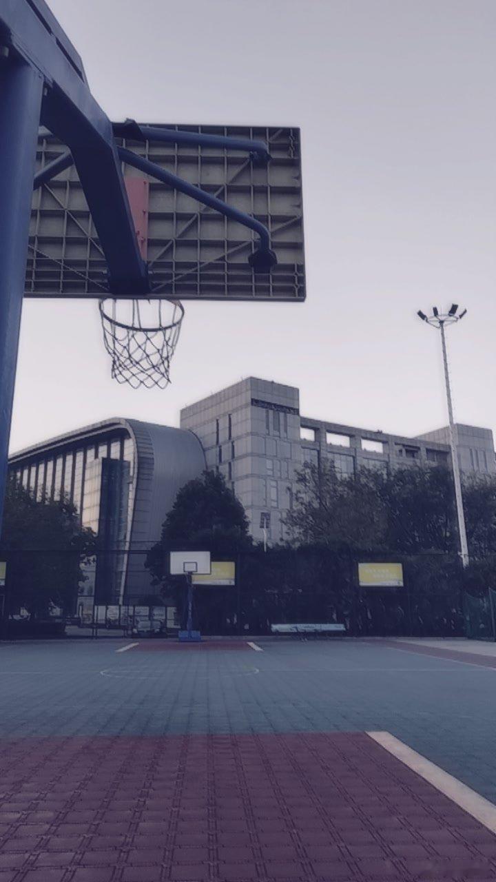 8：6：6，30个罚球线位置投进20个。100个三分球投进30个。 