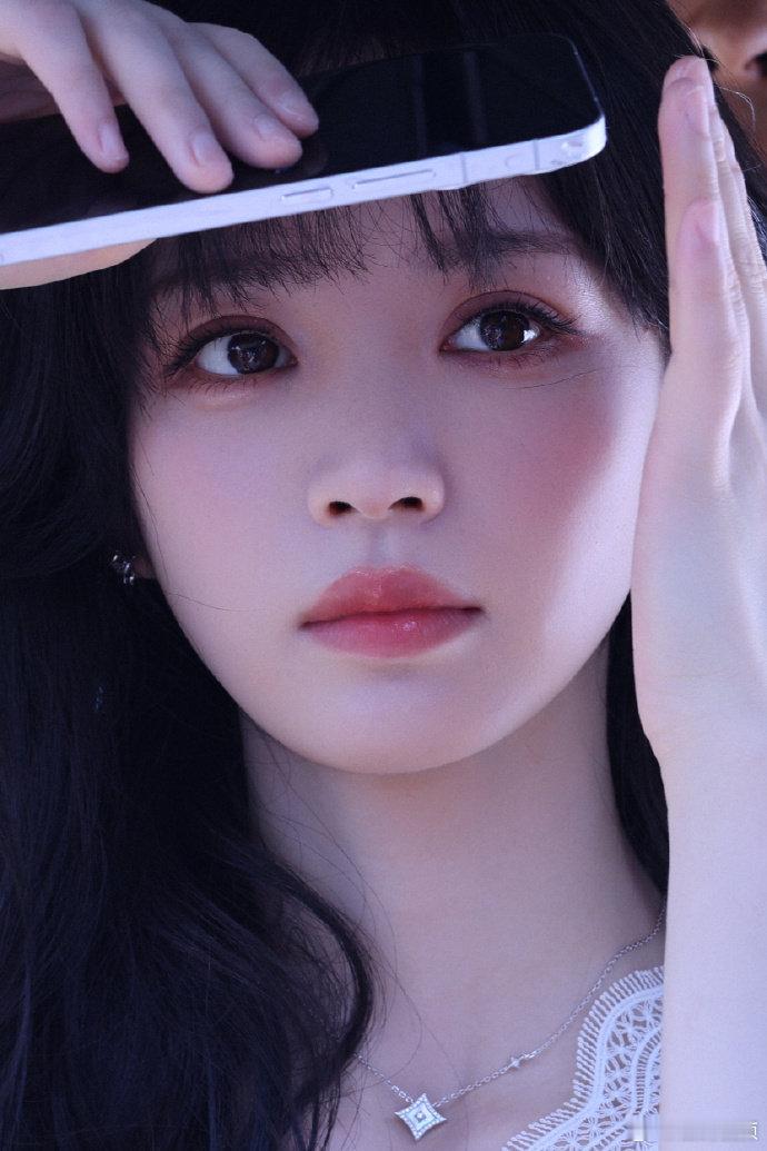 田曦薇100%甜度 100%甜度的田曦薇 田曦薇的笑容是夏天的限定糖，看一眼就能