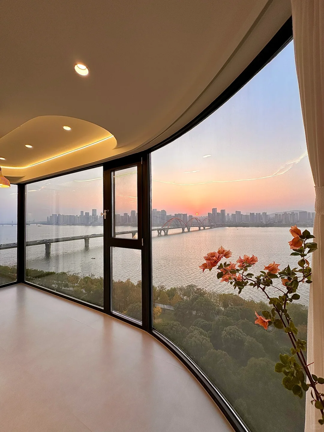 用四年积蓄200W买的江景房！不敢发朋友圈～