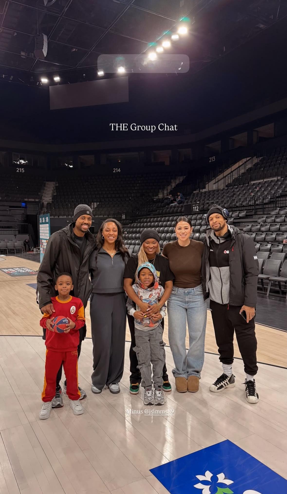 杰隆布朗更新在土超和埃里克麦科勒姆一家人的合影 