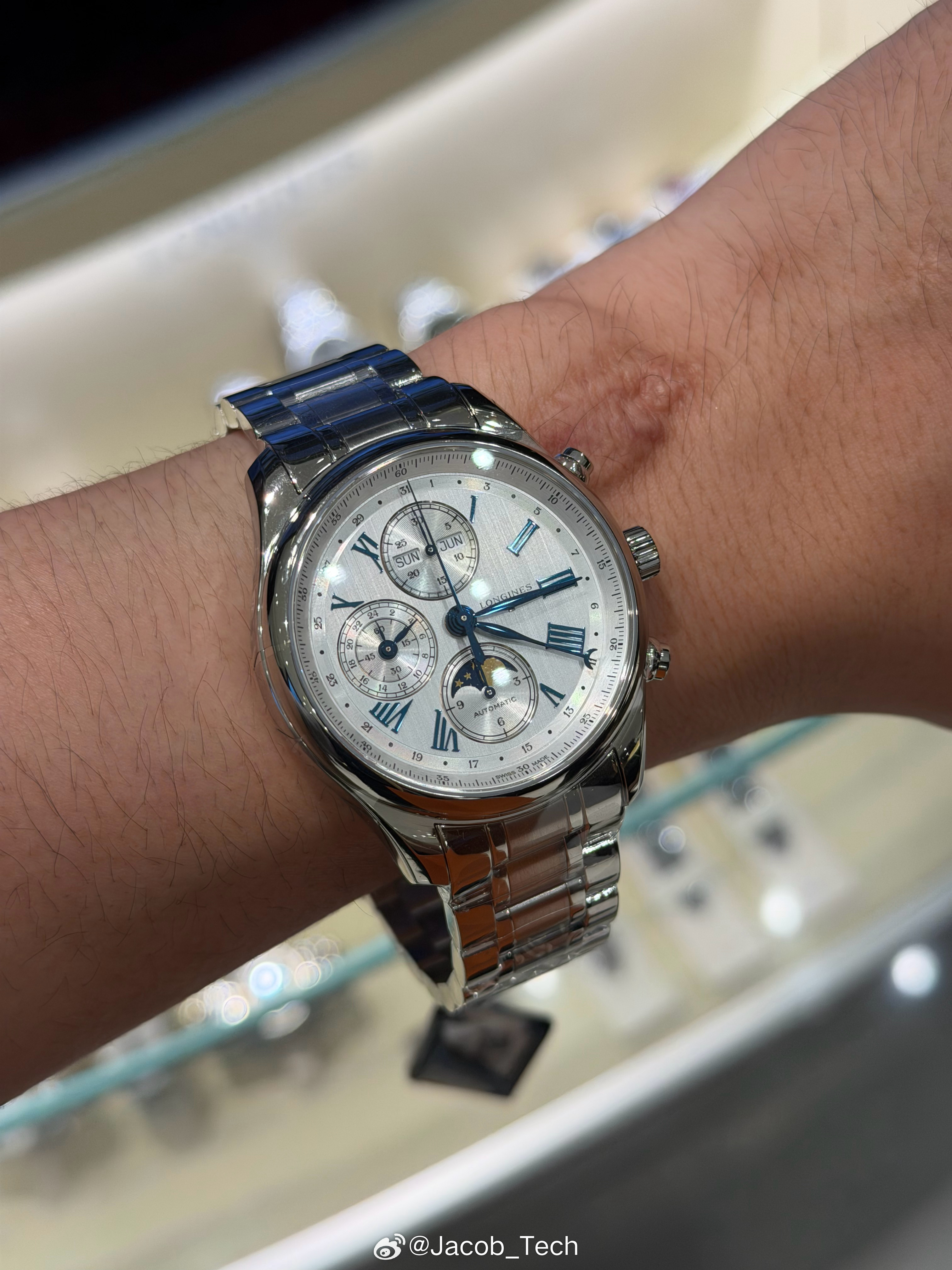 终于知道销冠为什么是销冠了 不说销冠总能抓住客人的痛点去推可是我的痛点是钱包没钱