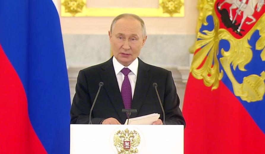 谦逊的杠杆：普京“不干涉”背后的战略艺术

“俄无权干涉中印关系”——普京在访问