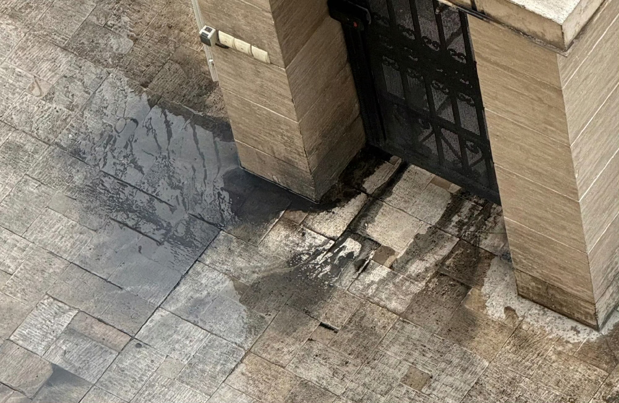 人间炼狱！【美伊以冲突 今天上午德黑兰的石油雨！】由于多个油库昨晚被炸，伊朗🇮