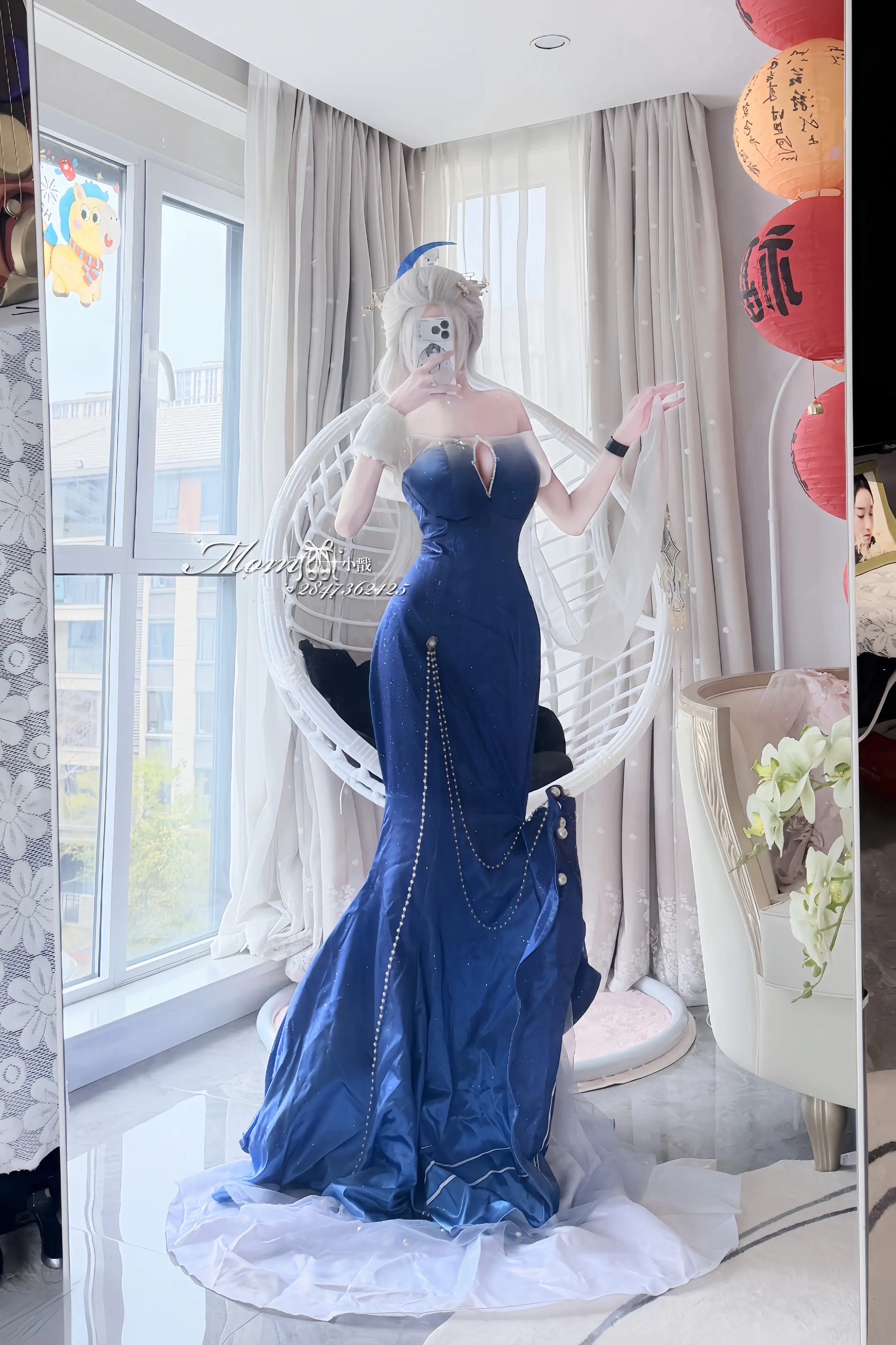 月光缠绵 躲在心里面。