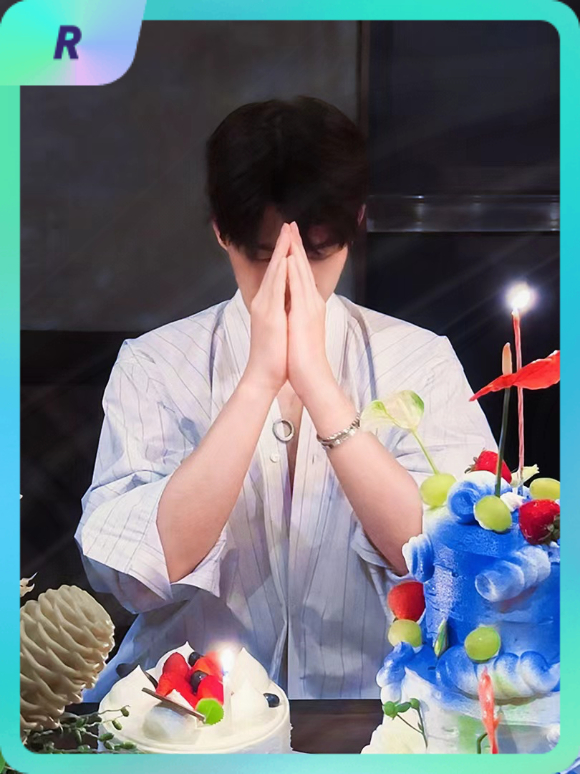 杨洋[超话] 集卡互助ing~送你一张“杨洋0909生日快乐”R卡“杨洋生日快乐