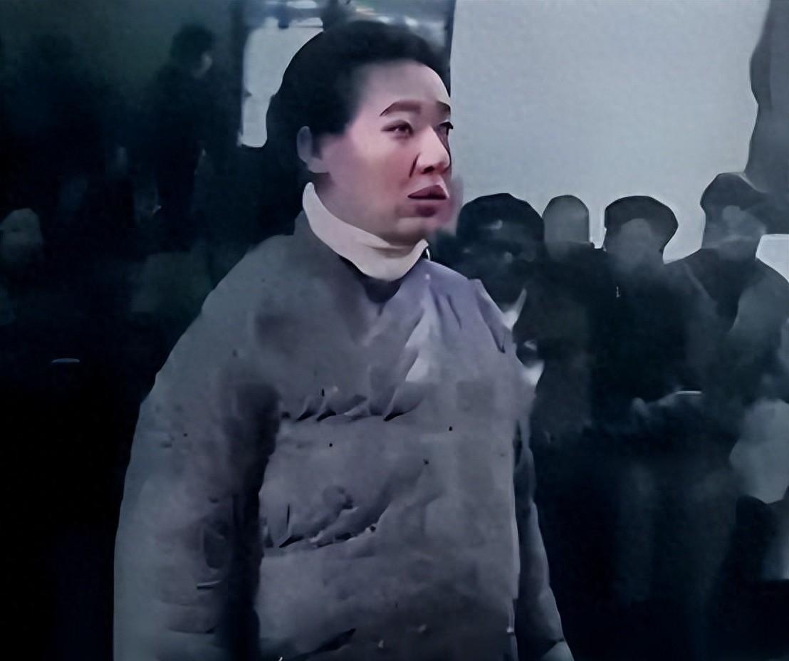 1947年川岛芳子接受公开审判，留影中容貌苍老，经历一年后最终被枪决！
1908