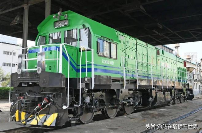 图为FXN3D型机车，2022年6月8日‌，首台FXN3D-0001号机车在大连
