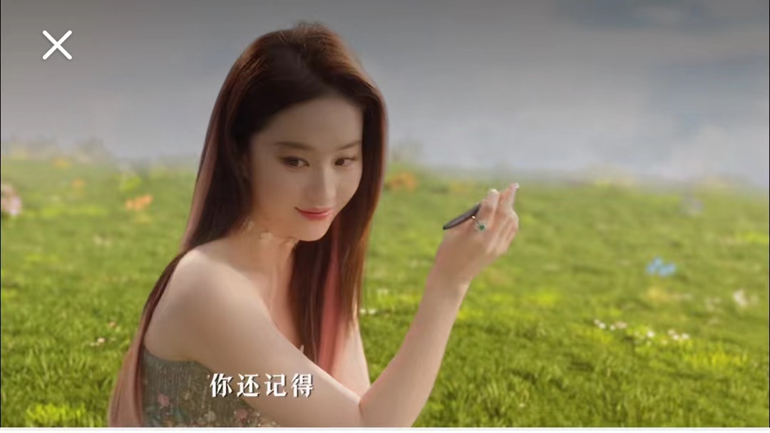 #刘亦菲香槟色抹胸裙##刘亦菲抹胸闪钻裙#刘亦菲抹胸闪钻裙，哇塞 ​​​