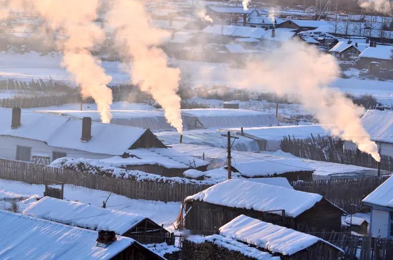 又到冰雪季，东北旅游热得发烫，“南方人感受北方暖气”话题也跟着升温。好多首次冬季