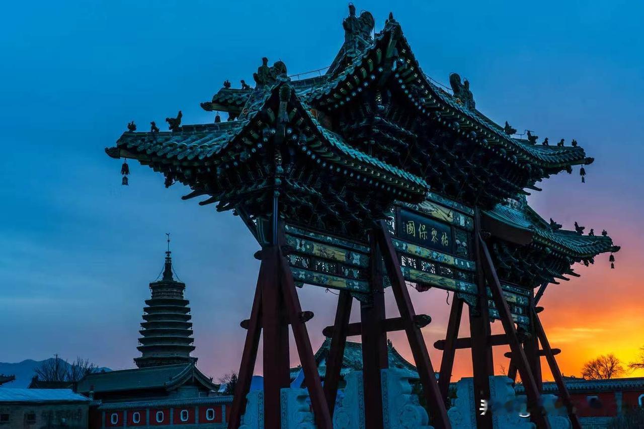 大同浑源县的恒山、悬空寺也许大家耳熟能详，但圆觉寺就知之甚少了。圆觉寺有一国宝，