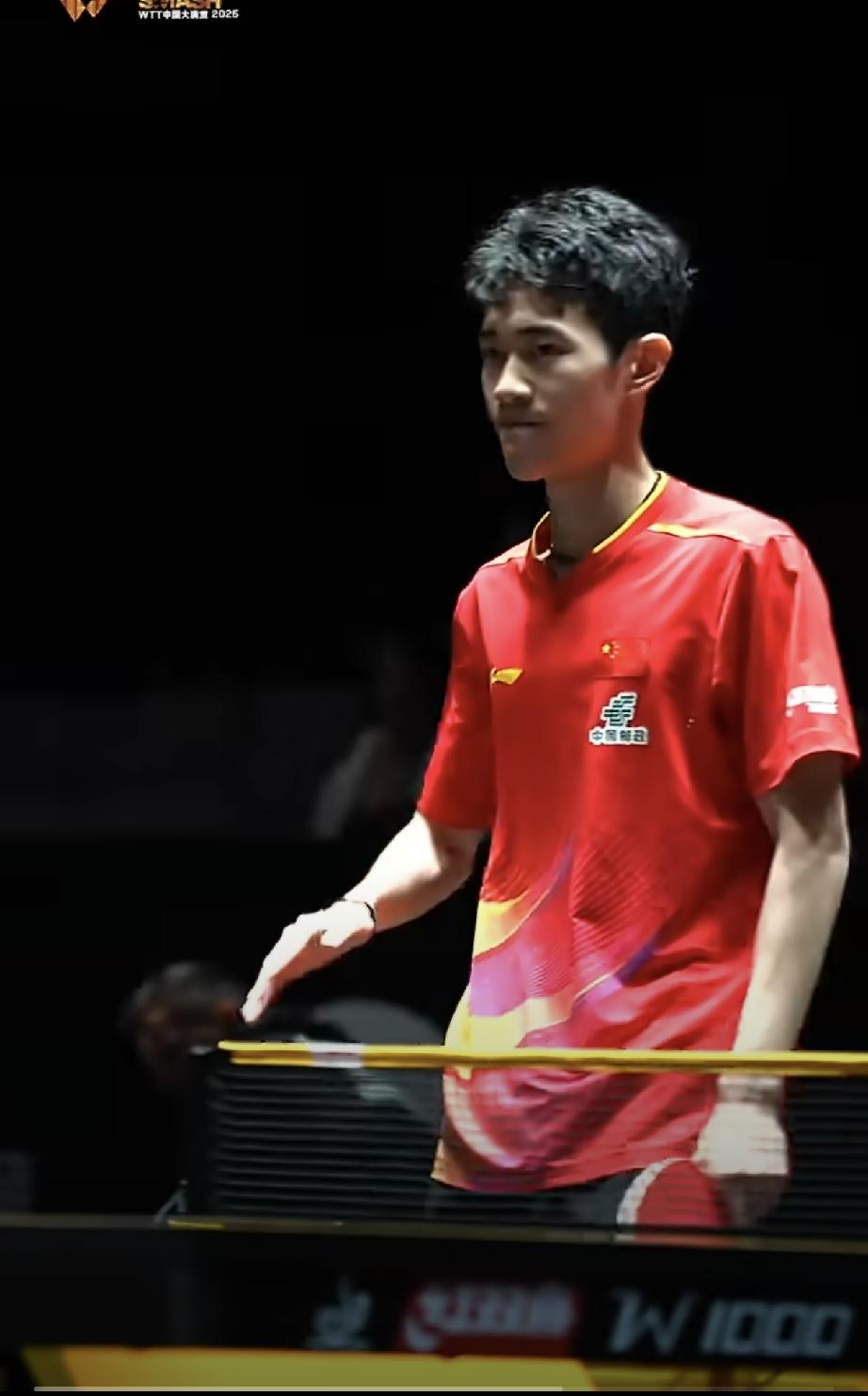今天对手的幸运球有点多[泪奔]，
前三局陈俊菘🇨🇳12-10，10-12，1