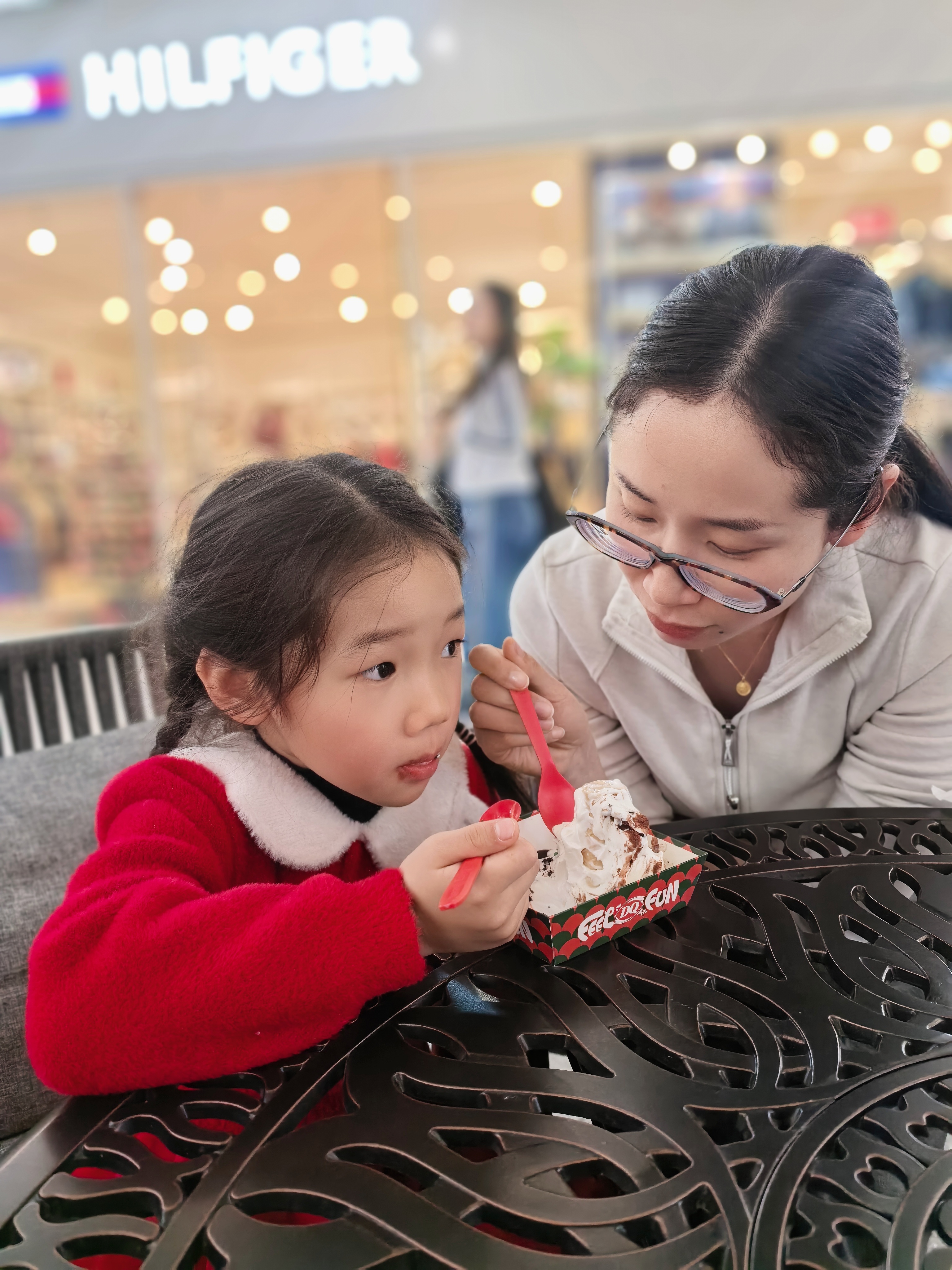 最近没怎么发微博12 月底实在是太忙了档期问题还推掉好几个活动不过每天都满血的状