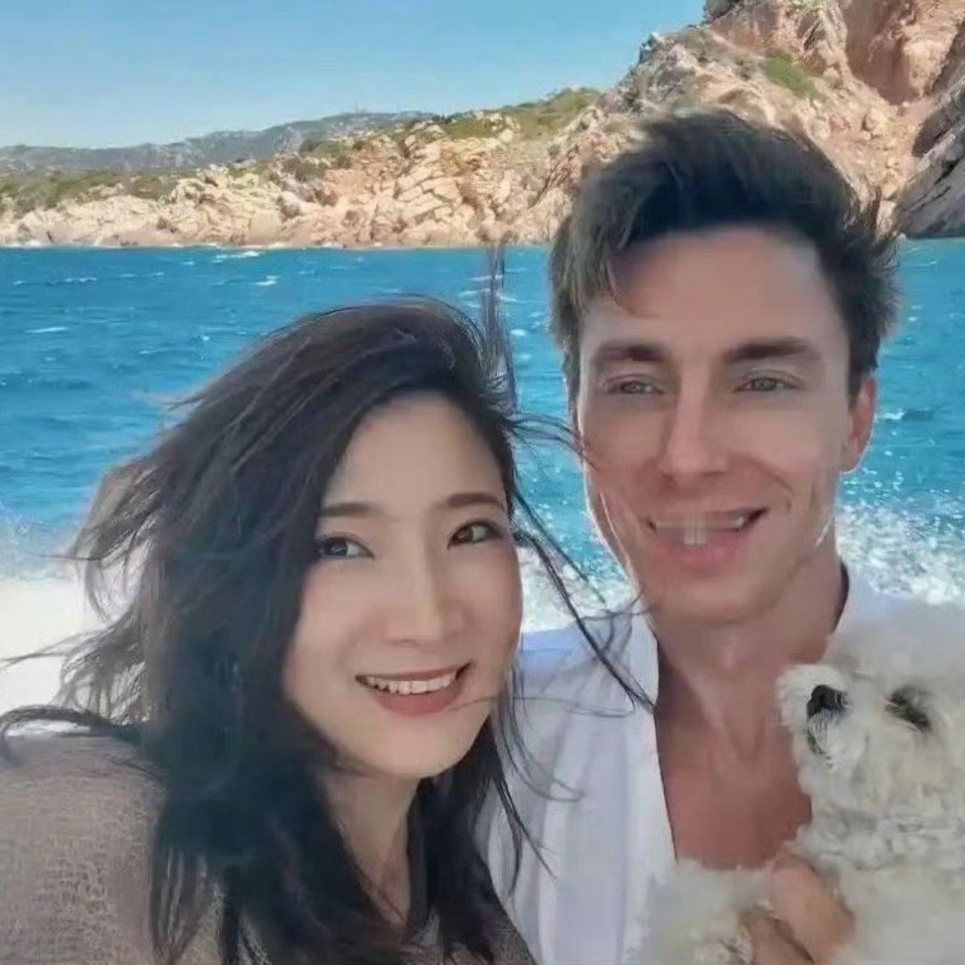 陈赫前妻许婧秀恩爱 陈赫前妻许婧晒与老公意大利度假合照秀恩爱。许婧老公看上年轻帅