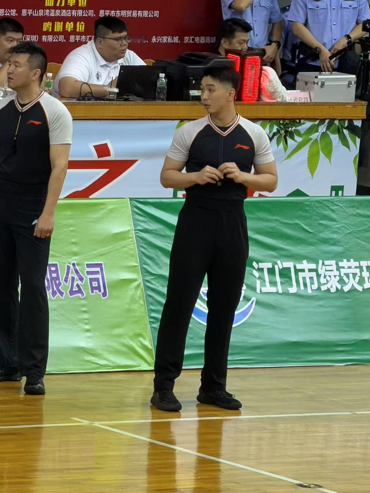 这是不是佟佳俊cbaCBA