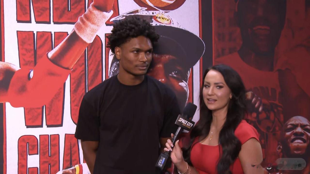 阿门·汤普森本赛季一个三分都没投进呢，一样接下来的比赛里加油努力，把夏天的成果展