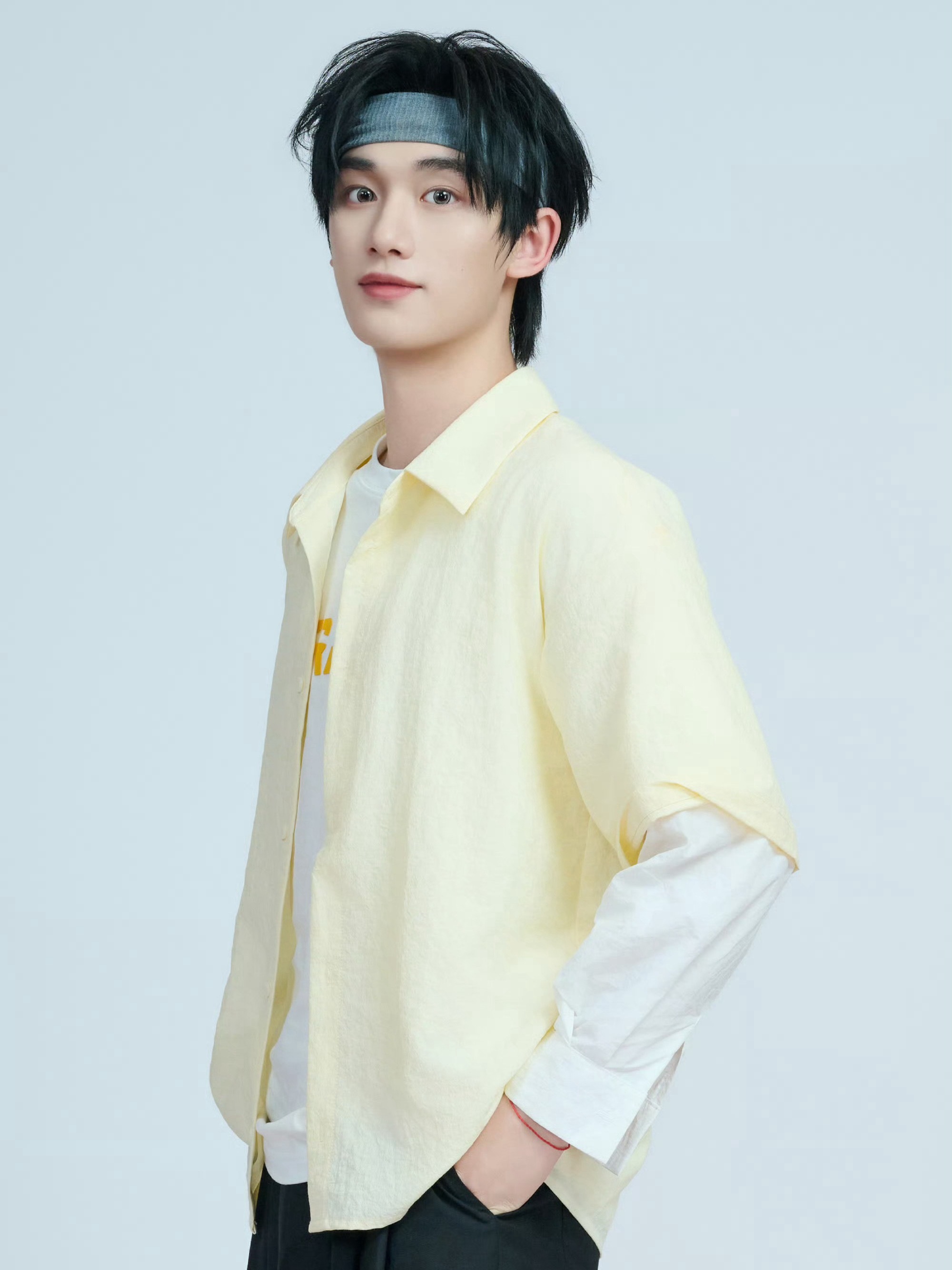 丁程鑫张艺凡在说什么悄悄话丁程鑫张艺凡你俩又在讲什么悄悄话捏 说出来让我们也听一