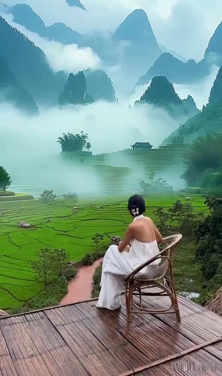从现在开始不再为难自己了，想吃就吃，想玩就玩，没钱了再挣，挣了就随便花，不再被枷