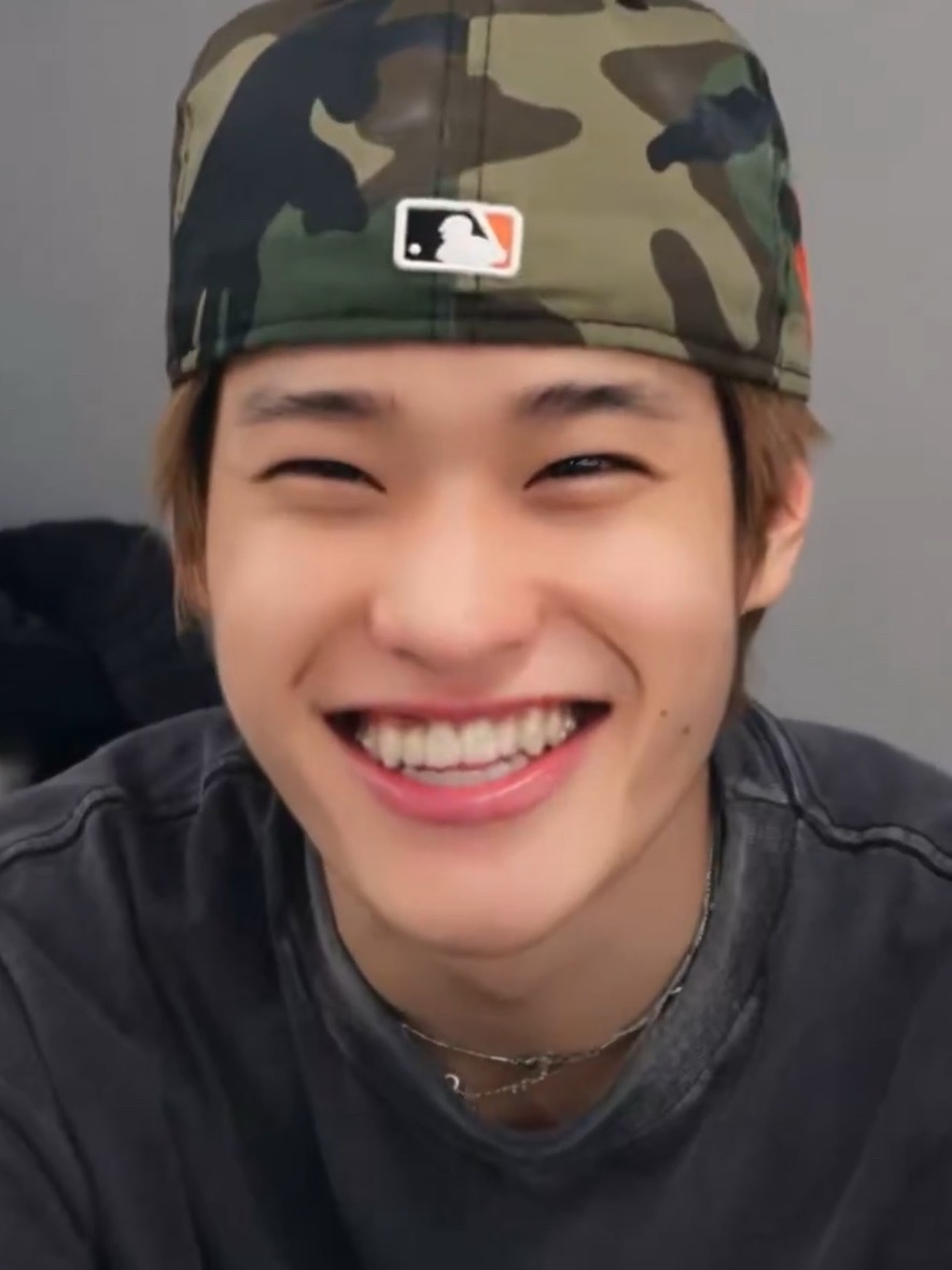 数不清是第几次戴着牙套甜甜地笑