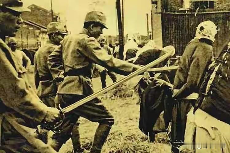 对中国来说，日本是敌人，是永远都不能掉以轻心的死敌。日本从未放下对华野心，它的目