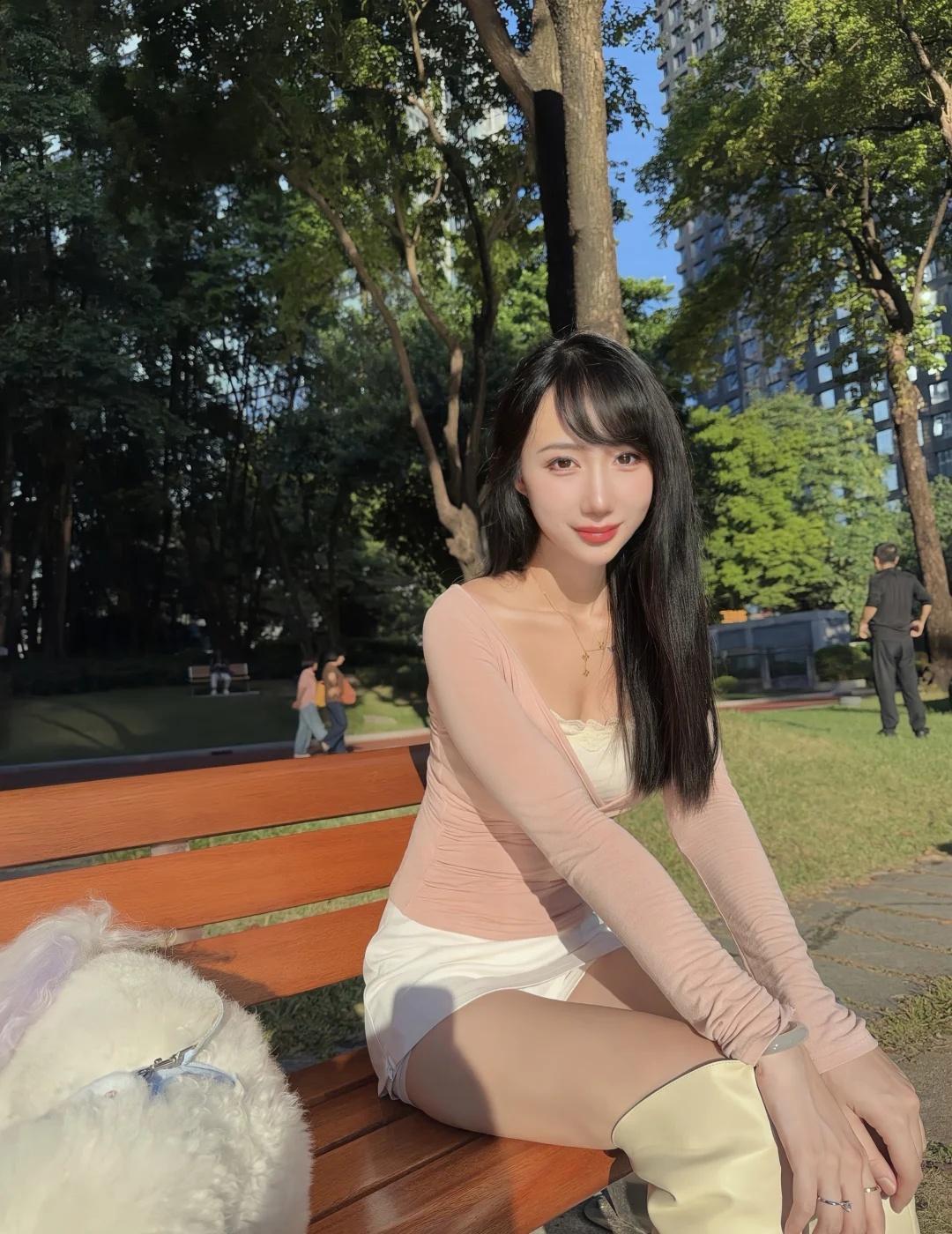 4月的广东热热热
要开始吹空调了～今年夏天来的特别快[完啦R]
	
分享图片 1