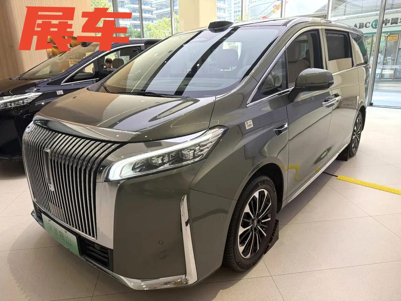车型:WEY 2025款 高山7 Hi4 1.5T 四驱版
车况:原版原漆4s展