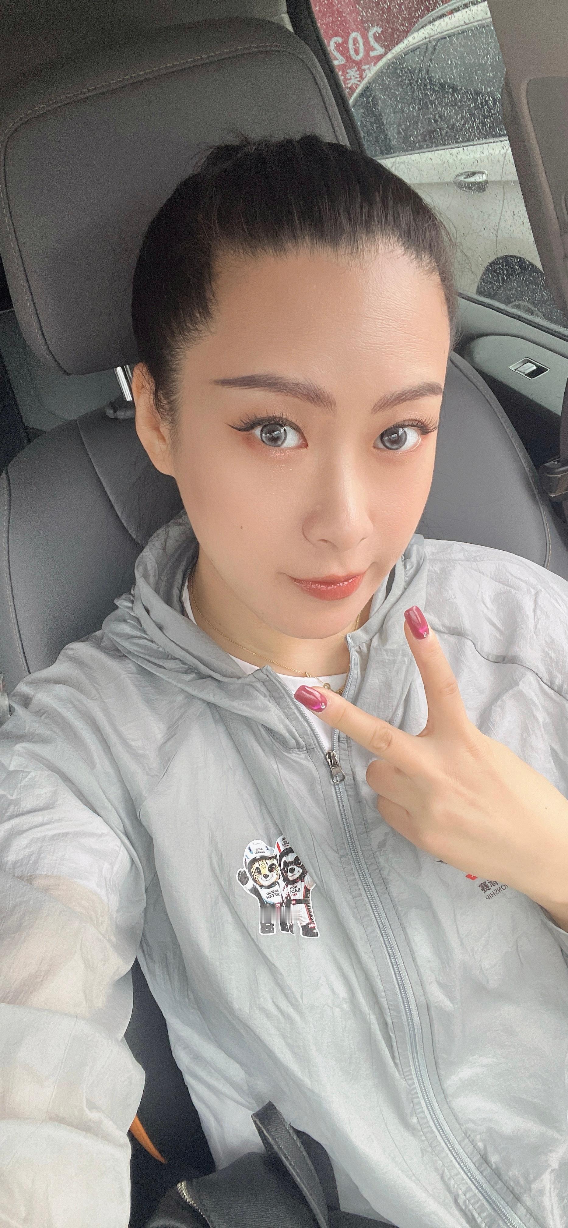 早起干活儿，一个0和两个0都就位了，坐等超级短道发车，又是元气满满的一天～[ye