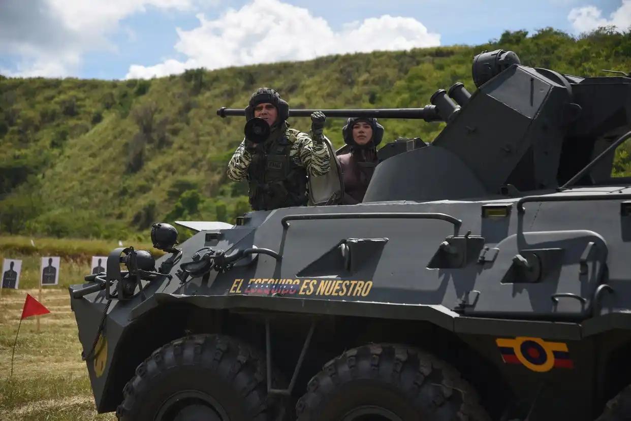 不得了！
2025年11月26日，美军高官访加勒比地区
家人们，最近国际局势又开