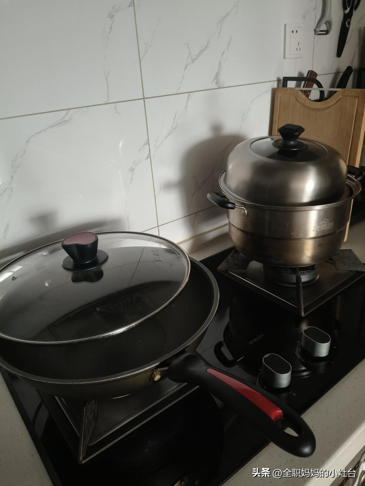 忙完了所有的家务活，终于可以坐下来休息一会儿。

打开手机，不再是想刷短视频，而