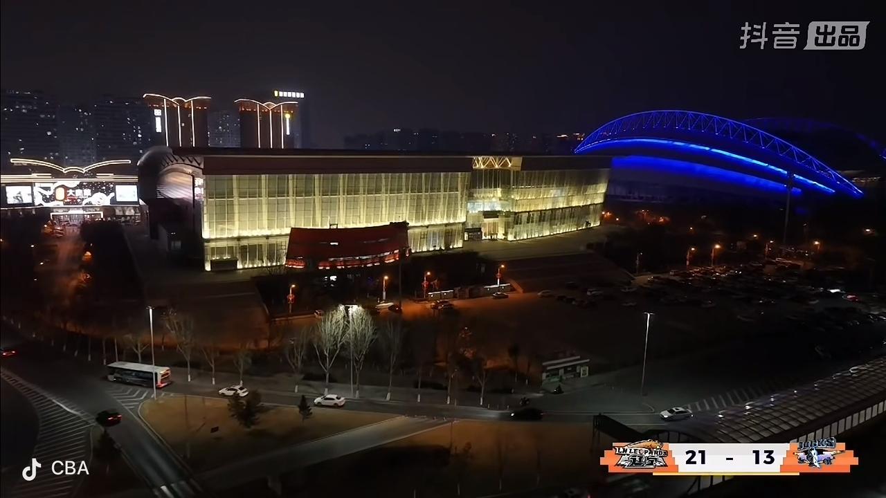 辽宁本钢男篮第一节比赛领先

        在刚刚结束的辽宁本钢男篮主场迎战北