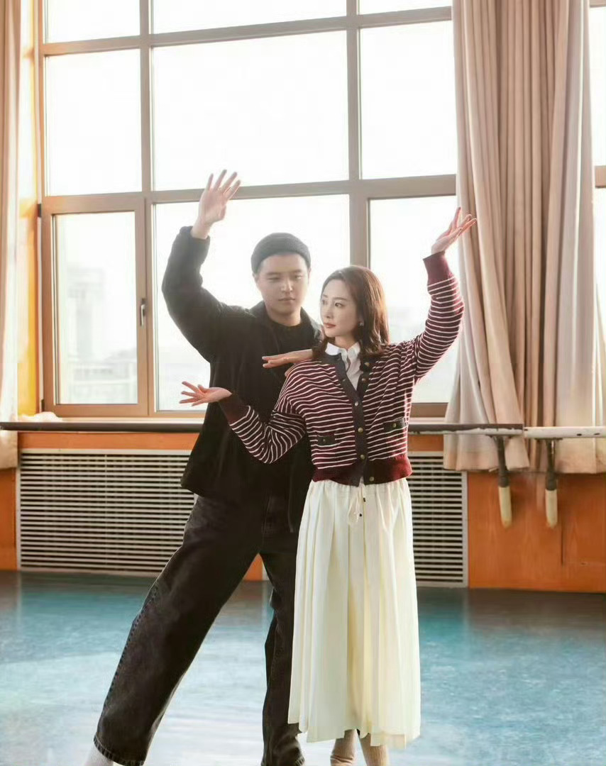 马頔为了装修新房什么都行马頔为了李纯什么都行 马頔看到自己的痛饼，第一反应就问“