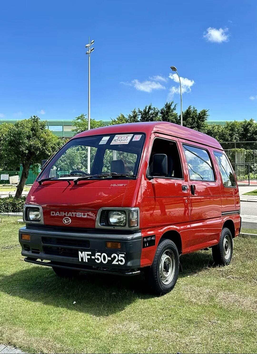 全车原漆的1995年大发Hijet.