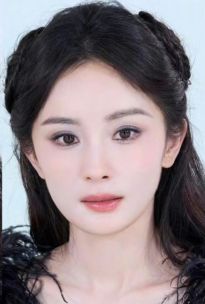 金鹤龙化的杨幂 漂亮的像早起幂的仿妆…. ​​​